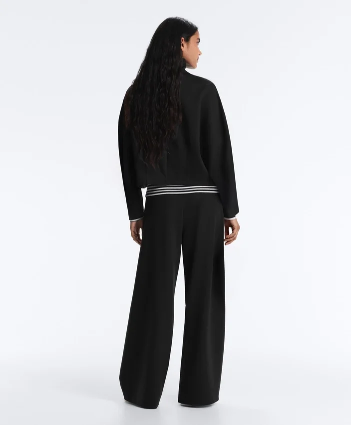 Pantalon à taille haute et jambes larges effet néoprène Pantalon à taille haute et jambes larges effet néoprène