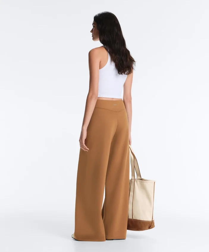 Pantalon à taille haute et jambes larges effet néoprène Pantalon à taille haute et jambes larges effet néoprène