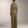 Pantalon taille haute à jambes droites effet néoprène Pantalon taille haute à jambes droites effet néoprène