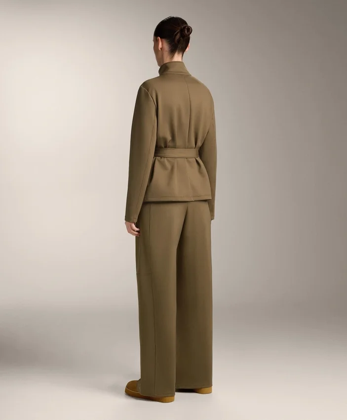 Pantalon taille haute à jambes droites effet néoprène Pantalon taille haute à jambes droites effet néoprène