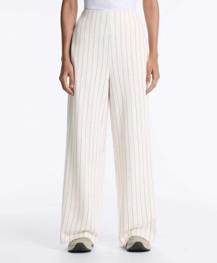 Pantalon taille haute à jambes larges et rayures fines, au toucher Soft Touch Pantalon taille haute à jambes larges et rayures fines, au toucher Soft Touch