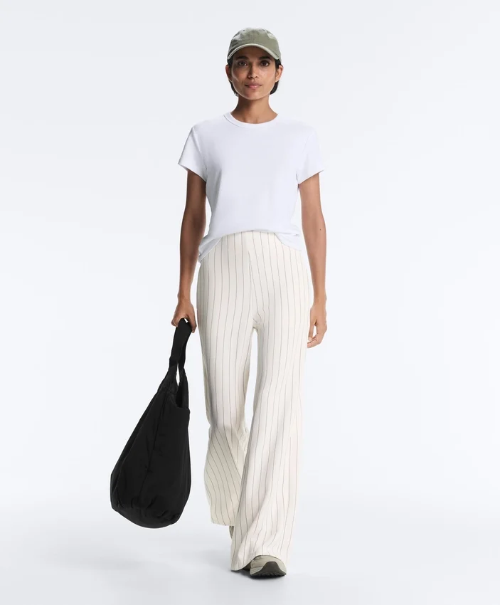 Pantalon taille haute à jambes larges et rayures fines, au toucher Soft Touch Pantalon taille haute à jambes larges et rayures fines, au toucher Soft Touch