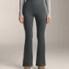 Pantalon évasé à côtes extra-chaud sans coutures à taille très haute Pantalon évasé à côtes extra-chaud sans coutures à taille très haute