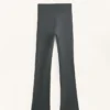 Pantalon évasé à côtes extra-chaud sans coutures à taille très haute Pantalon évasé à côtes extra-chaud sans coutures à taille très haute