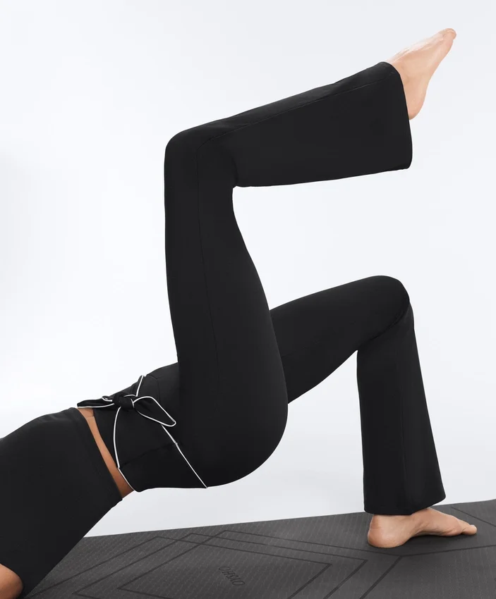 Pantalon évasé taille haute Comfortlux avec nœud Pantalon évasé taille haute Comfortlux avec nœud