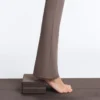 Pantalon évasé à taille haute Comfortlux à taille drapée Pantalon évasé à taille haute Comfortlux à taille drapée