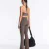 Pantalon évasé à taille haute Comfortlux à taille drapée Pantalon évasé à taille haute Comfortlux à taille drapée