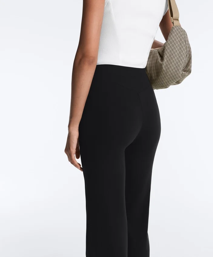 Pantalon évasé taille haute effet néoprène Pantalon évasé taille haute effet néoprène