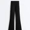 Pantalon évasé taille haute effet néoprène Pantalon évasé taille haute effet néoprène
