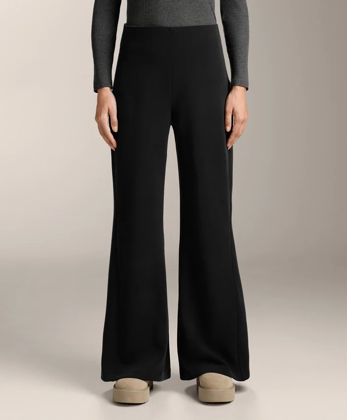 Pantalon évasé à taille très haute en modal brossé Pantalon évasé à taille très haute en modal brossé