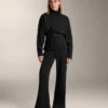 Pantalon évasé à taille très haute en modal brossé Pantalon évasé à taille très haute en modal brossé