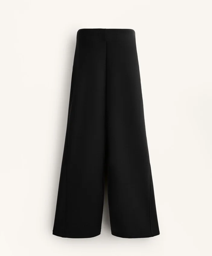Pantalon évasé à taille très haute en modal brossé Pantalon évasé à taille très haute en modal brossé