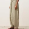 Pantalons bouffants en mélange de lyocell et 24 % de lin avec coutures Pantalons bouffants en mélange de lyocell et 24 % de lin avec coutures