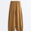 Pantalons bouffants en mélange de lyocell et 24 % de lin avec coutures Pantalons bouffants en mélange de lyocell et 24 % de lin avec coutures
