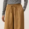Pantalons bouffants en mélange de lyocell et 24 % de lin avec coutures Pantalons bouffants en mélange de lyocell et 24 % de lin avec coutures