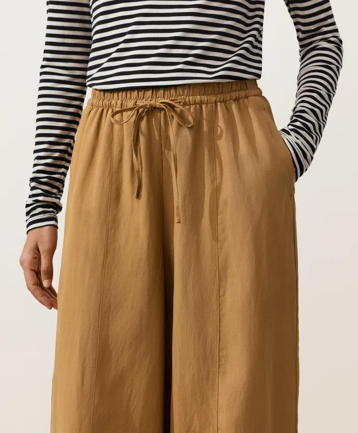 Pantalons bouffants en mélange de lyocell et 24 % de lin avec coutures Pantalons bouffants en mélange de lyocell et 24 % de lin avec coutures