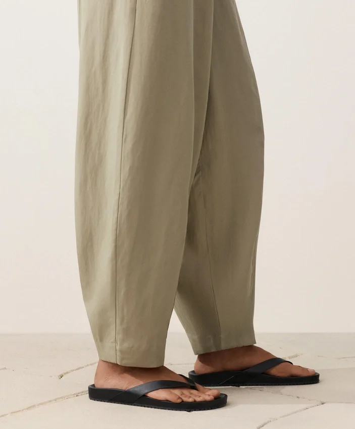 Pantalons bouffants en mélange de lyocell et 24 % de lin avec coutures Pantalons bouffants en mélange de lyocell et 24 % de lin avec coutures