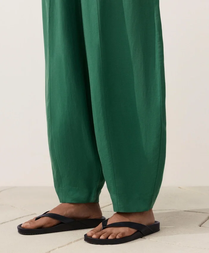 Pantalons bouffants en mélange de lyocell et 24 % de lin avec coutures Pantalons bouffants en mélange de lyocell et 24 % de lin avec coutures