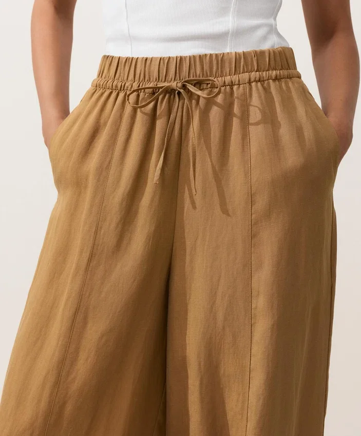 Pantalons bouffants en mélange de lyocell et 24 % de lin avec coutures Pantalons bouffants en mélange de lyocell et 24 % de lin avec coutures