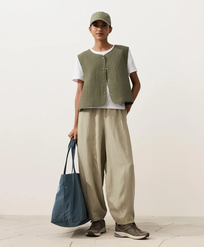Pantalons bouffants en mélange de lyocell et 24 % de lin avec coutures Pantalons bouffants en mélange de lyocell et 24 % de lin avec coutures