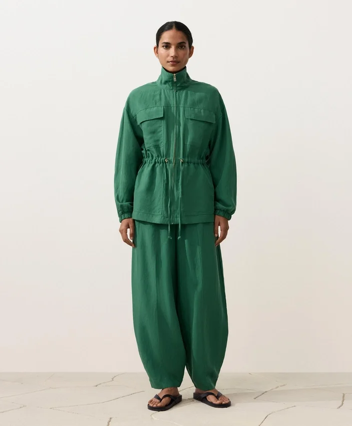 Pantalons bouffants en mélange de lyocell et 24 % de lin avec coutures Pantalons bouffants en mélange de lyocell et 24 % de lin avec coutures