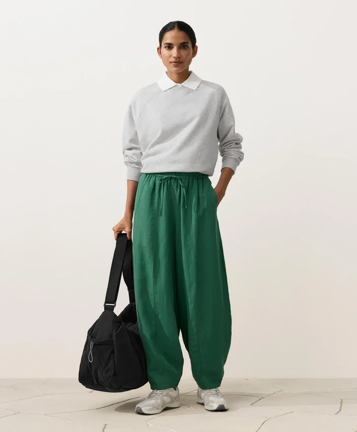 Pantalons bouffants en mélange de lyocell et 24 % de lin avec coutures Pantalons bouffants en mélange de lyocell et 24 % de lin avec coutures