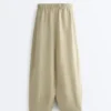 Pantalons bouffants en mélange de lyocell et 24 % de lin avec coutures Pantalons bouffants en mélange de lyocell et 24 % de lin avec coutures