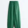 Pantalons bouffants en mélange de lyocell et 24 % de lin avec coutures Pantalons bouffants en mélange de lyocell et 24 % de lin avec coutures