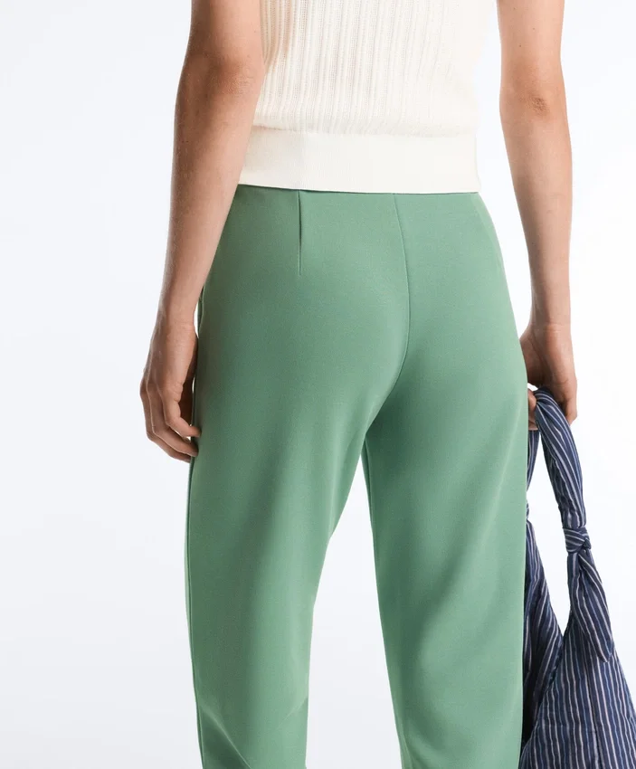 Pantalons capri en piqué avec passants de ceinture en coton Pantalons capri en piqué avec passants de ceinture en coton