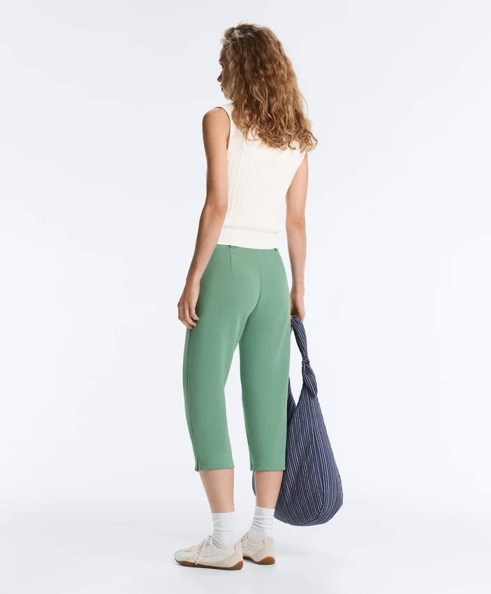 Pantalons capri en piqué avec passants de ceinture en coton Pantalons capri en piqué avec passants de ceinture en coton