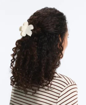Petite barrette pour les cheveux en forme de fleur Petite barrette pour les cheveux en forme de fleur