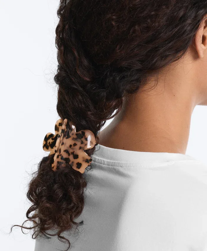 Petite barrette pour les cheveux en forme de fleur Petite barrette pour les cheveux en forme de fleur
