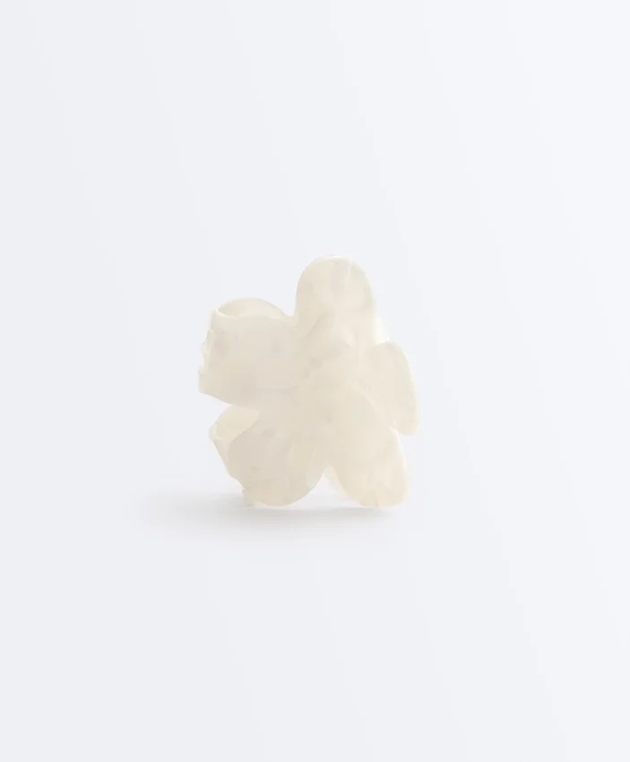Petite barrette pour les cheveux en forme de fleur Petite barrette pour les cheveux en forme de fleur