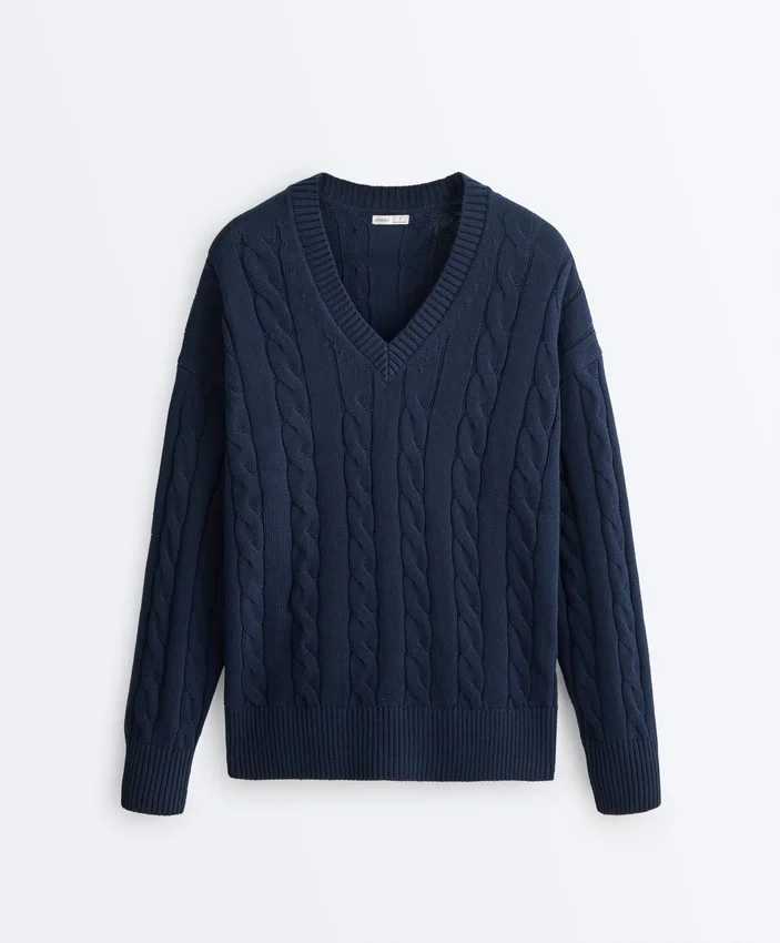 Pull à col en V en maille torsadée 100 % coton Pull à col en V en maille torsadée 100 % coton