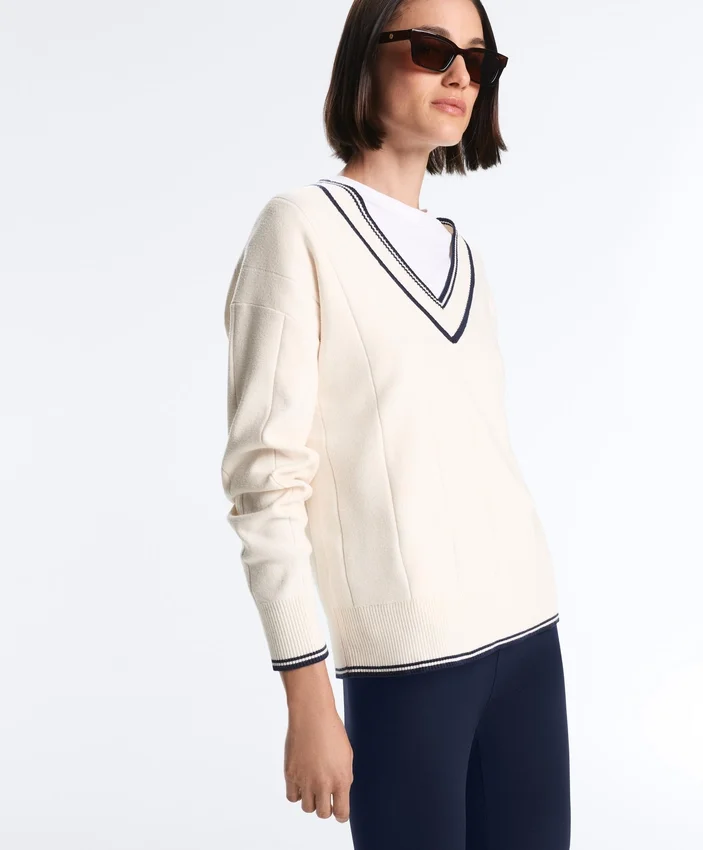 Pull en maille à col en V contrasté Pull en maille à col en V contrasté
