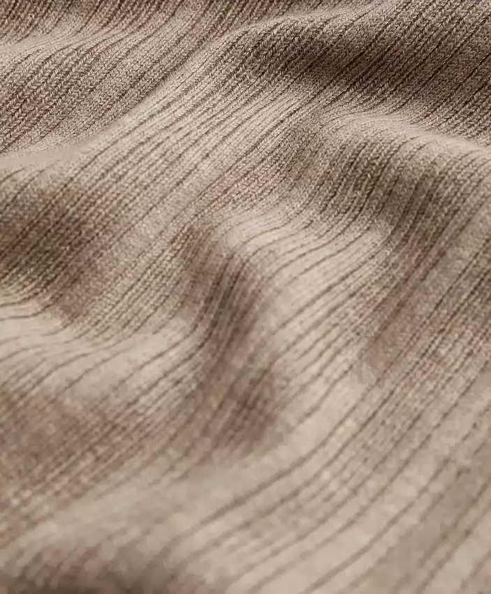 Pull en maille fine côtelée Pull en maille fine côtelée