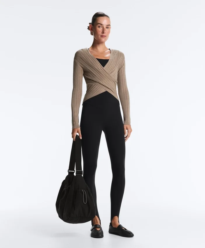 Pull en maille fine côtelée Pull en maille fine côtelée