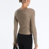 Pull en maille fine côtelée Pull en maille fine côtelée
