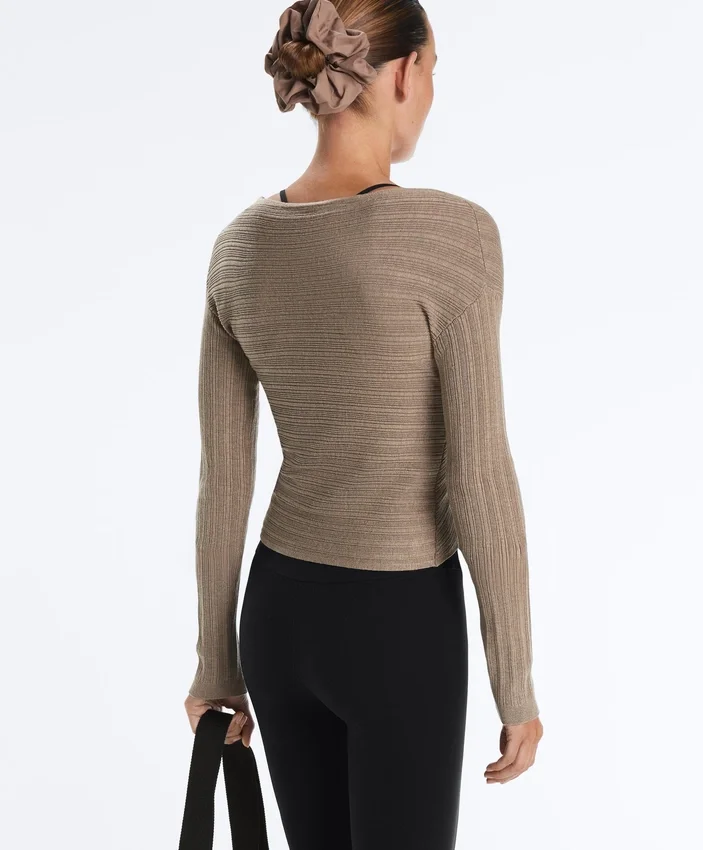 Pull en maille fine côtelée Pull en maille fine côtelée