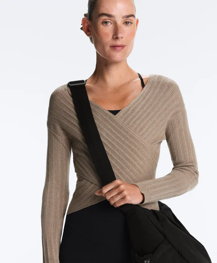 Pull en maille fine côtelée Pull en maille fine côtelée