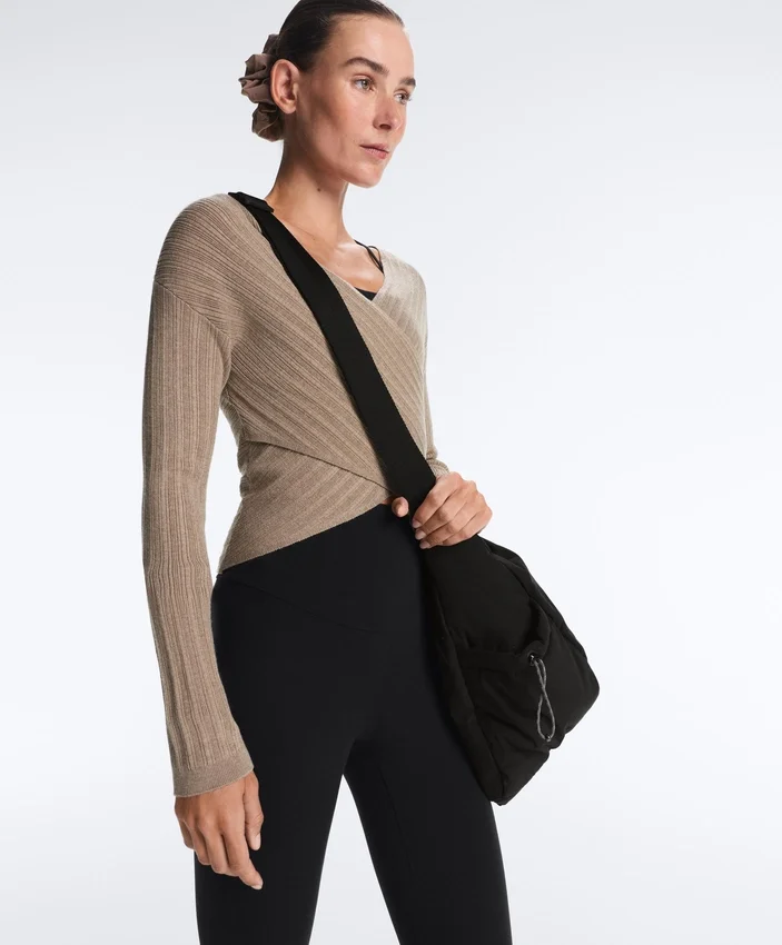 Pull en maille fine côtelée Pull en maille fine côtelée