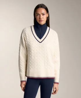 Pull en maille à mini-torsades et col en V