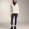 Pull en maille à mini-torsades et col en V Pull en maille à mini-torsades et col en V