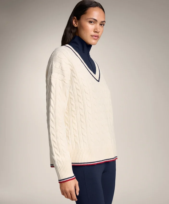 Pull en maille à mini-torsades et col en V Pull en maille à mini-torsades et col en V