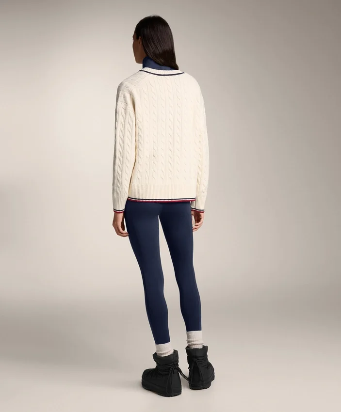 Pull en maille à mini-torsades et col en V Pull en maille à mini-torsades et col en V