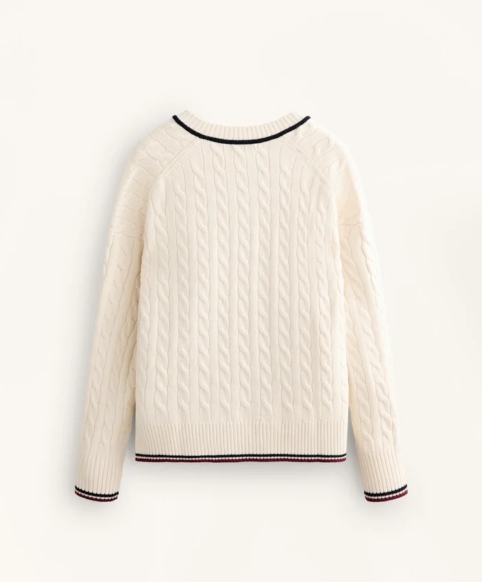 Pull en maille à mini-torsades et col en V Pull en maille à mini-torsades et col en V