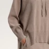 Pull long à capuche en maille Pull long à capuche en maille