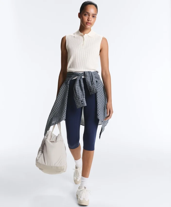 Pull sans manches en maille ajourée Pull sans manches en maille ajourée