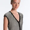 Pull sans manches en maille à rayures et col en V