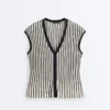 Pull sans manches en maille à rayures et col en V